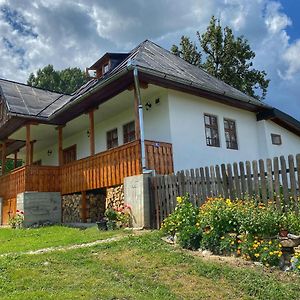 Casuta Bunicilor Corbii De Piatra Villa Exterior photo