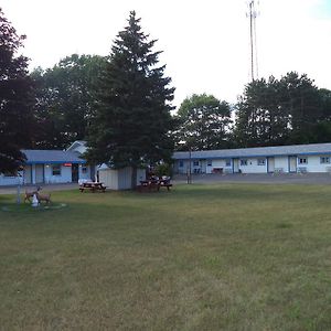 Hilltop Motel Montello Exterior photo