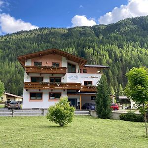 Haus Alpina & Landhaus Schoepf Bed & Breakfast Langenfeld Exterior photo