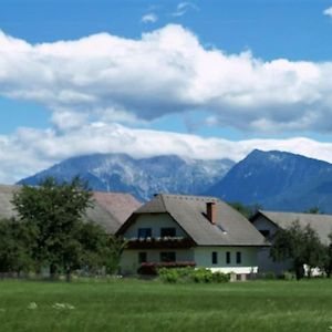 Farmhouse Apartment Happy Cow Mavcice Exterior photo