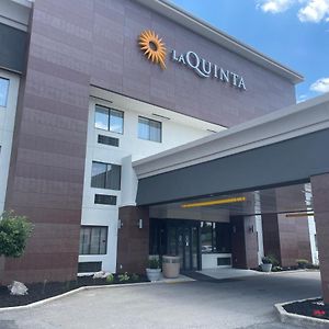 La Quinta Inn And Suites By Wyndham Cincinnati North Springdale Exterior photo