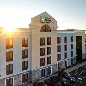 Holiday Inn Express And Suites Batavia, An Ihg Hotel Exterior photo