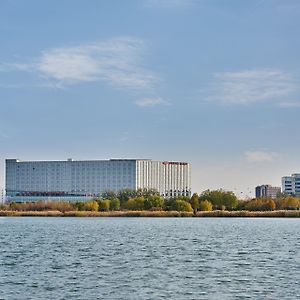 Crowne Plaza Tianjin Binhai, An Ihg Hotel Exterior photo