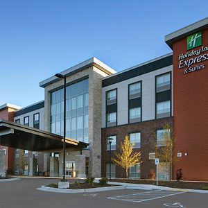 Holiday Inn Express & Suites - Milwaukee - Brookfield By Ihg Exterior photo