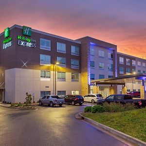 Holiday Inn Express Williamsburg By Ihg Exterior photo