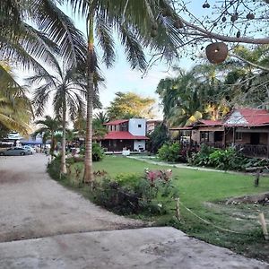 Papitos Bacalar Hotel And Marina Exterior photo