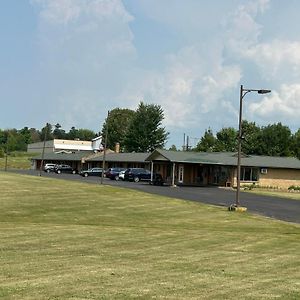 Thruway Holiday Motel Westfield Exterior photo