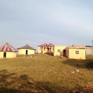 Tshezi Family Apartment Ngqeleni Exterior photo