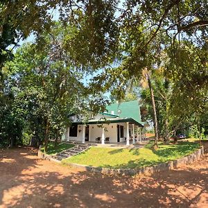 Leon Hilltop Resort Kitulgala Exterior photo