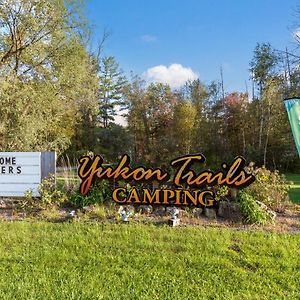 Yukon Trails Campground Hotel Lyndon Station Exterior photo