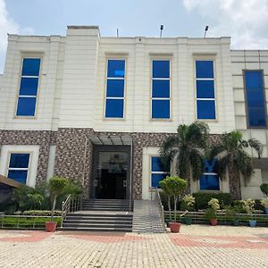 Jalandhar Corporate Suites & Banquet Hall Exterior photo