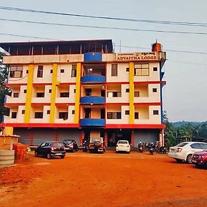 Staymaker Advaitha Lodge Kolluru Exterior photo