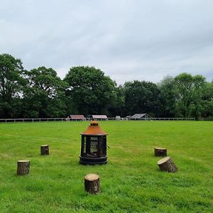 Glamping In Style Emperor Tent Hotel Ifield Exterior photo