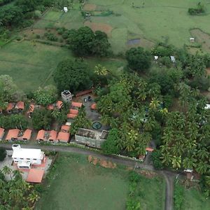 Kuttralam Resorts Kuttalam  Exterior photo