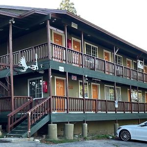 Deep Creek Motel Arrowbear Lake Exterior photo