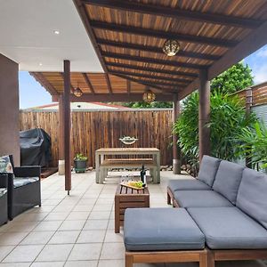 Thalassa Escape - Coastal Chic With Balinese Patio Villa Wollongong Exterior photo