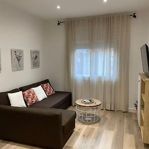 Nice Apartment 2 Bedrooms Well Connected Cornella de Llobregat Exterior photo