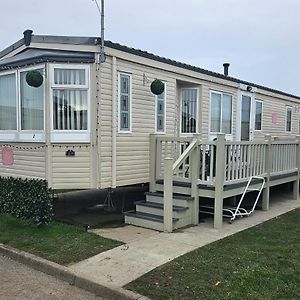 Rhuddlan Salty Smiles Hotel Exterior photo