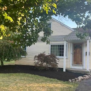 Cape Cod On Broad Apartment Ashland Exterior photo