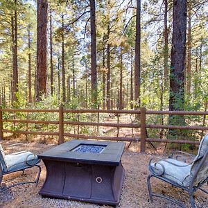 Peaceful Pinetop Hideaway With Yard - Dog Friendly! Villa Exterior photo