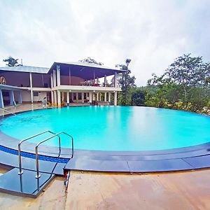 Sereno Resort Sakleshpur Exterior photo