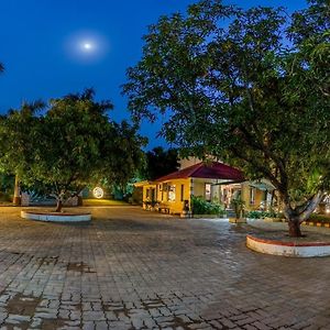 Saavaj Resort, Sasan Gir - Where Wilderness Meets Luxury Exterior photo