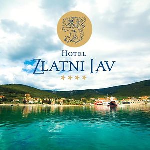 Hotel Zlatni Lav Martinscica  Exterior photo