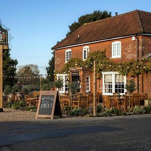 Bedford Arms Hotel Rickmansworth Exterior photo