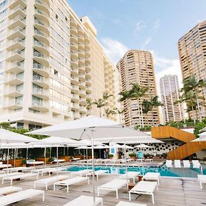 Hilton Vacation Club The Modern Honolulu Hotel Exterior photo