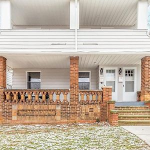 Newly Remodeled Apt, South Hills Old Brooklyn Area Apartment Cleveland Exterior photo