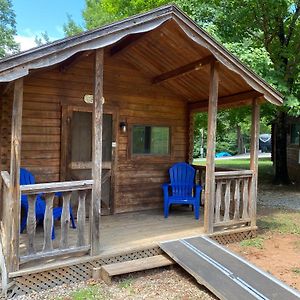 Homely Poolside Cabin Salisbury Exterior photo