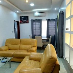 Une Chambre Salon Meuble Apartment Abomey-Calavi Exterior photo