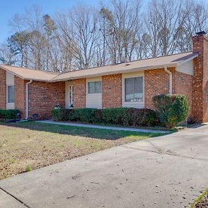 Group-Friendly Durham Home 6 Mi To Duke University Exterior photo