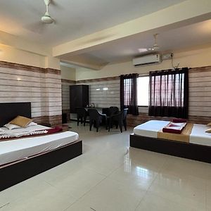 Yamuna Vihar Toursit Home Kolluru Exterior photo