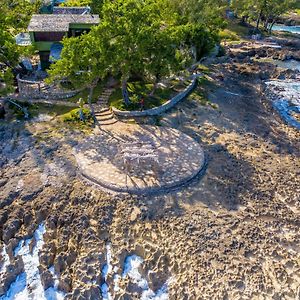 Strawberry Fields Together Hotel Robins Bay Exterior photo