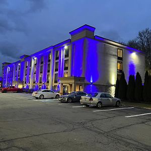 Comfort Inn & Suites Danbury-Bethel Exterior photo