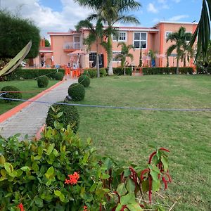 Flaming Houseand Hotel Les Cayes Exterior photo