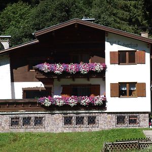 Haus Hubertus Apartment Sankt Leonhard im Pitztal Exterior photo