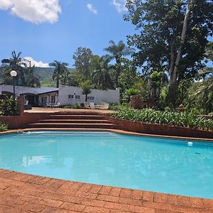 Pecan Farm Guesthouse Louis Trichardt Exterior photo