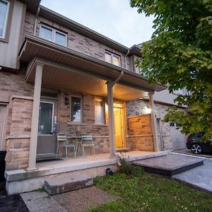 Designer 3-Bedroom Executive Townhouse Grimsby Exterior photo