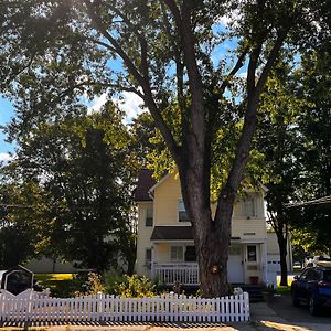 Cozy Tiny Haus Apt Apartment Torrington Exterior photo