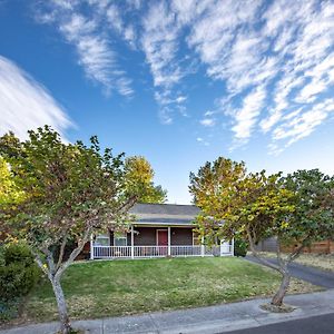 Devon Court Home Hood River Exterior photo