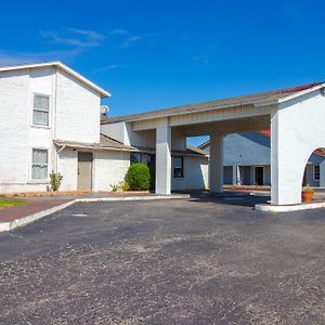 Studio Inn Extended Stay Oklahoma City Airport By Oyo Exterior photo