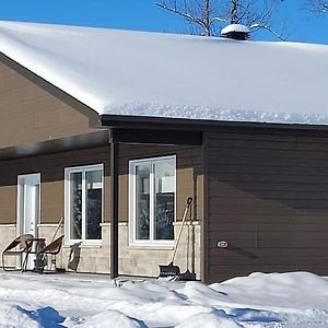 Les Chalets Baie Cascouia, Nature & Experience Larouche Exterior photo