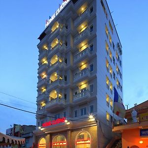 Hung Cuong Hotel Chau Doc Exterior photo