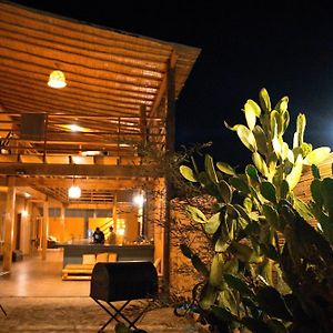 Mahalo Lobitos Bed & Breakfast Exterior photo