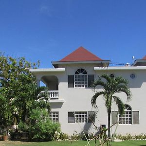 Nelsons Retreat Hotel Negril Exterior photo