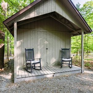 Modern Cabin W/Hot Tub & Fire Pit! Villa Hedgesville Exterior photo