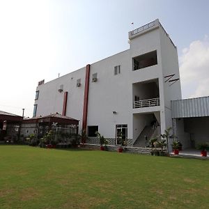 Oyo 17291 Shree Ram Palace Hotel Rewari Exterior photo