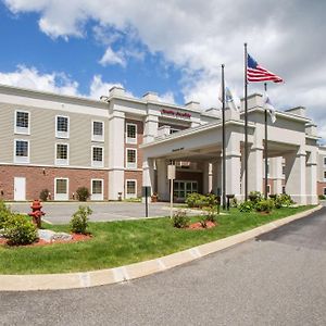 Hampton Inn & Suites Berkshires-Lenox Exterior photo